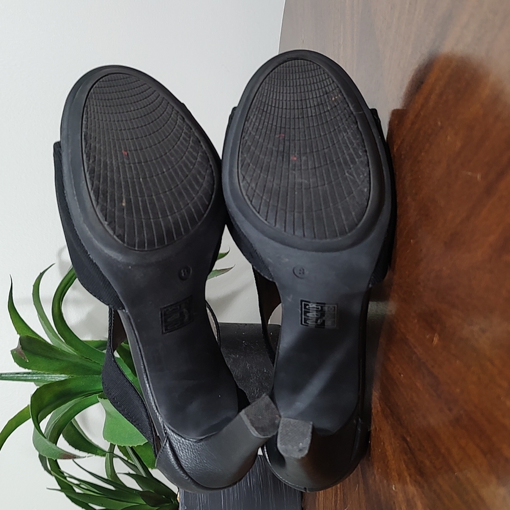 Shoes: Moda Black Zipper Heels - Picture 7 of 8
